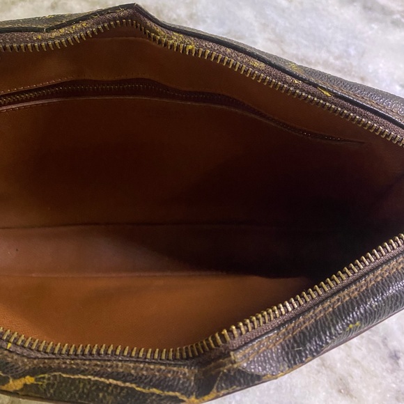 Louis Vuitton Monogram Marly Dragonne GM Wristlet - Picture 7 of 12